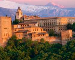 The palace is situated on a beautifully located su The palace is situated on a beautifully located surrounded by river Darro on the one side while the valley of al-Sabika on the other. There was a grea
