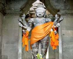 While visiting the Angkor Wat temple, you can find ruins of the Hindu religion including temples dedicated to God Vishnu, God Shiva as well as Shiva L
