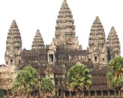 The five towers of the temple represent Mount Meru which is according to Hindu mythology is a sacred five-peaked mountain.