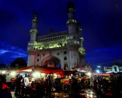 Though the monument is located in a busy market area and could be visited anytime. But the nighttime view of the minarets is unforgettable. Also, it i