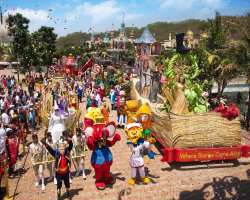 The best time to visit the park is at Christmas where special parade and carnival is organized at the park. The best time to visit the park is at Christmas where special parade and carnival is organized at the park.