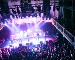 It is also home to famous music venues like Melkweg and Paradiso which is like a heaven for party lovers. If you want to enjoy Irish pubs or brown caf