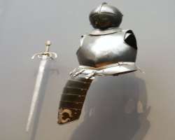 If you have seen an Armour with a missing leg you must know that it is of Admiral Jacob van Heemskerck who lost his leg and life in the Battle of Gibr