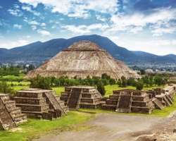 The pyramids are aligned at an exact distance from each other along the 