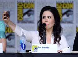 Alex Borstein Birthday, Real Name, Age, Weight, Height, Family, Facts ...