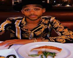 BdotAdot5 eating non vegetarian food