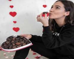 The star has a sweet tooth and loves to have chocolates.