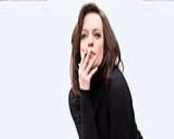 Elisabeth Moss smoking Elisabeth Moss smoking
