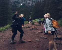 She is a travel-loving person and often goes on hiking trips with friends.