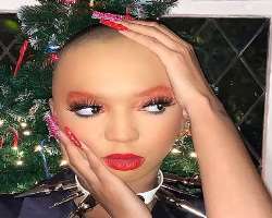 She is a huge fan of nail art and often seen with stylish nails in her videos.