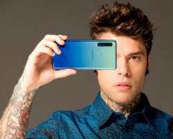 Fedez earned endorsements for the brands like Samsung, Puma, Sisley, and Swarovski after getting popular in the music industry.