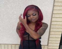 Kadaria has inked a big tattoo on her right arm which hints about her love for tattoos.