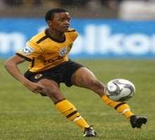 His Younger brother Lucky Khune also used to play for Kaizer Chiefs as a striker. 