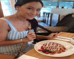 Melisa is a patriotic person and uploaded her photograph with a flag like a desert on her Instagram on the United States Independence day.