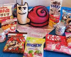 He endorses various brands of Japanese foods through his Instagram.