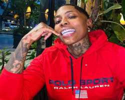 The star is a tattoo freak and has various tattoos on her hand, neck and other body parts.