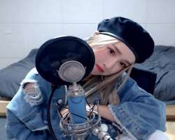 The artist is very much fond of singing and has a melodious voice and even her Instagram profile has short videos of her singing practice videos.