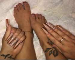 Tyre is a tattoo lover and has various tattoos on her body including both of her thigh, back, and chest.