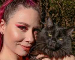 She likes cats.