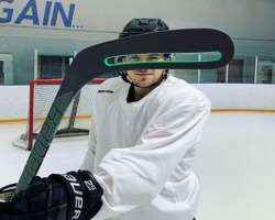 The star is also a good hockey player. 