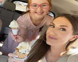 She loves to eat ice-creams.