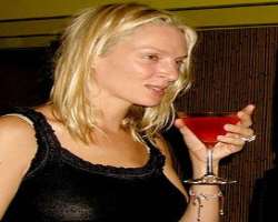 Uma Thurman Birthday, Real Name, Age, Weight, Height, Family, Facts ...